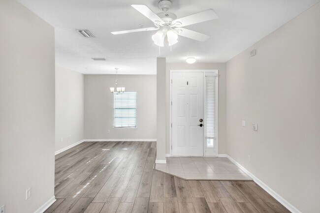 Foto del edificio - Welcome to this 2 bedroom, 2 bathroom condo in the wonderful community of Palencia.