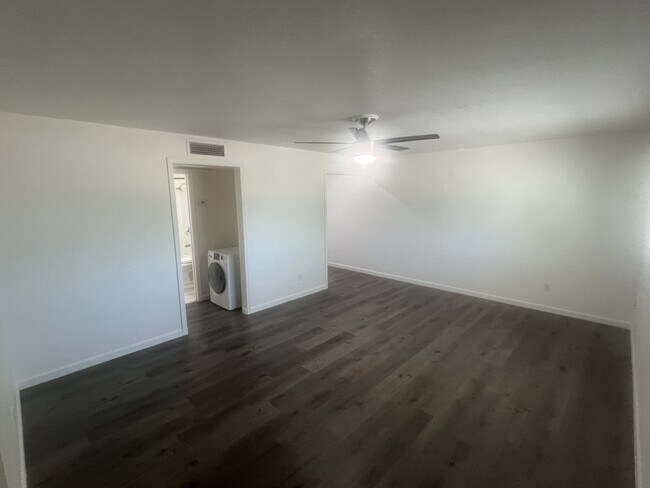 Foto del edificio - 1325 N 48th St