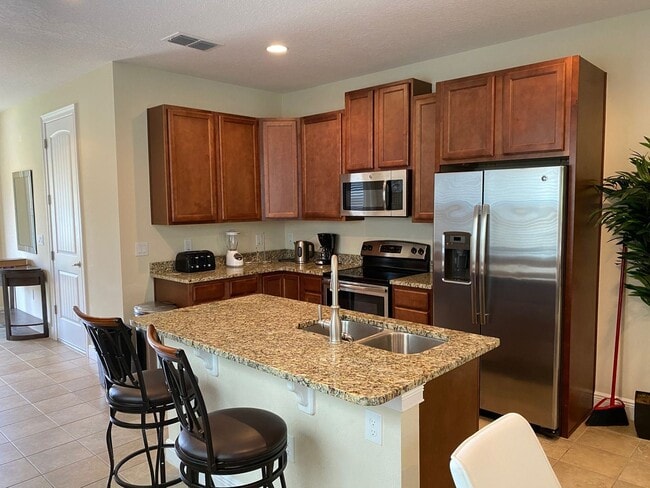 Building Photo - 8 br, 7 bath House - 561 LASSO DRIVE