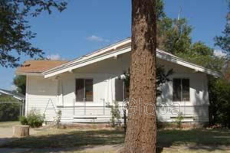 Foto principal - 406 S Florida St