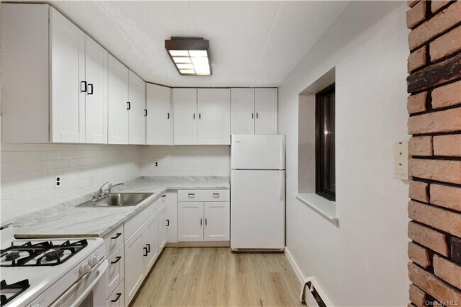 Building Photo - 38-08 147th St