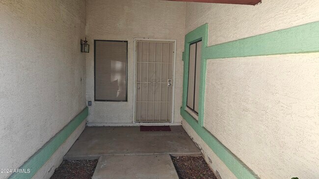 Foto del edificio - 7601 W Beryl Ave