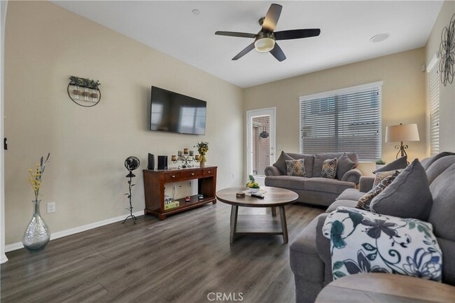 Foto del edificio - 345 Paseo Gusto