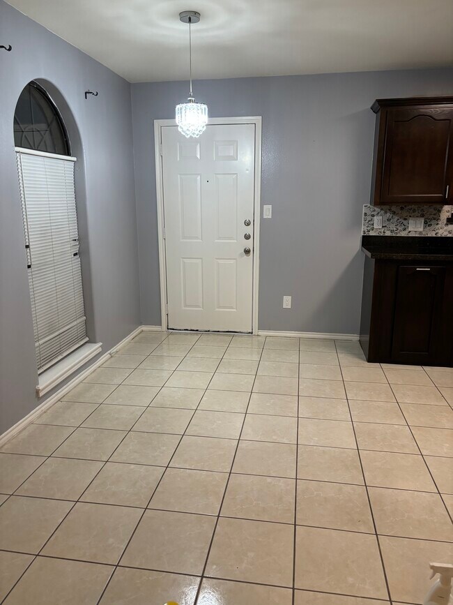 Foto del edificio - 1406 Acme Ln