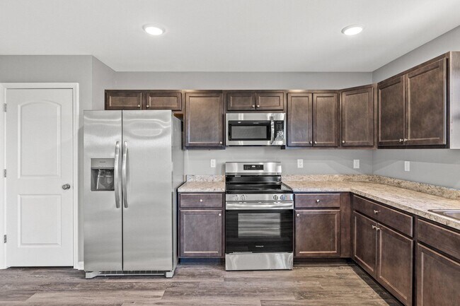 Building Photo - 216 Candy Apple