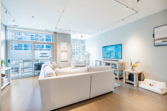 Foto del edificio - 150 W Superior St