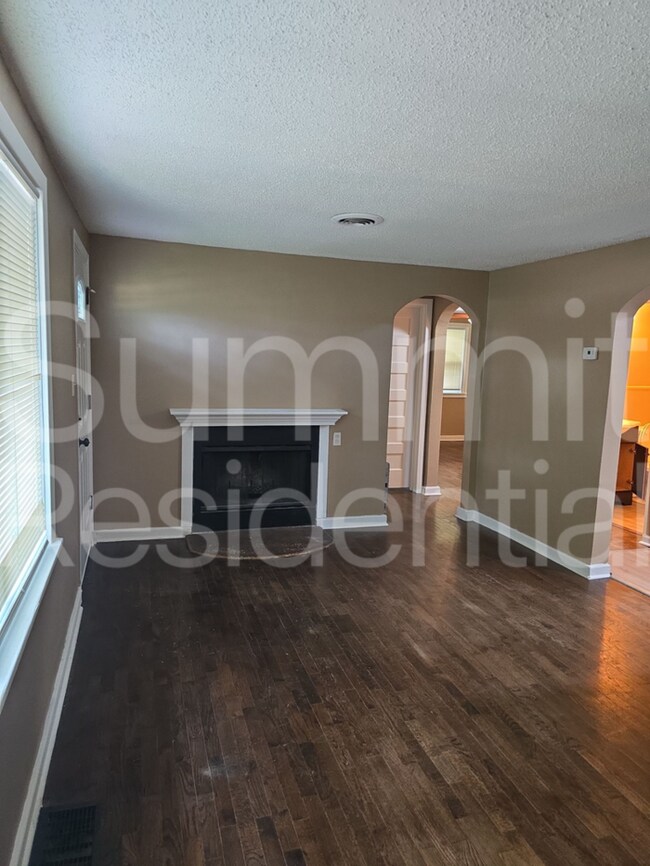 Foto del edificio - 2500 NE 46th St