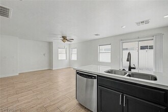 Building Photo - 8168 New Leaf Ave