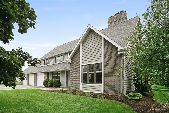 Building Photo - 24101 Royal Worlington Dr