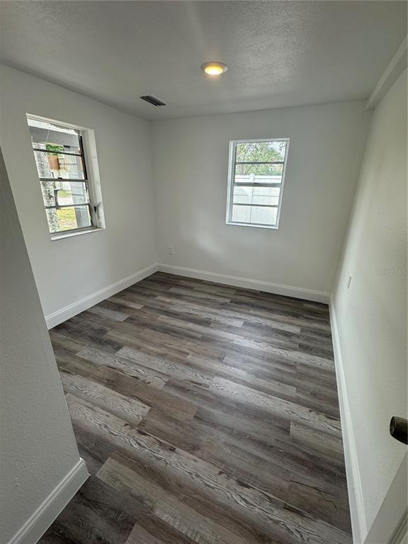Foto del edificio - 3417 W St Conrad St