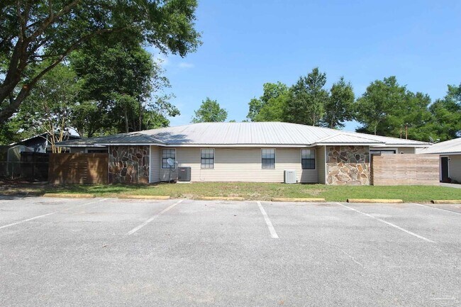 Foto del edificio - 4964 W Spencer Field Rd