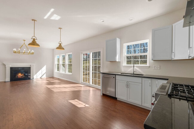 Building Photo - 1824 Forest View Ct