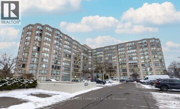 Building Photo - 309-309 Major Mackenzie Dr E