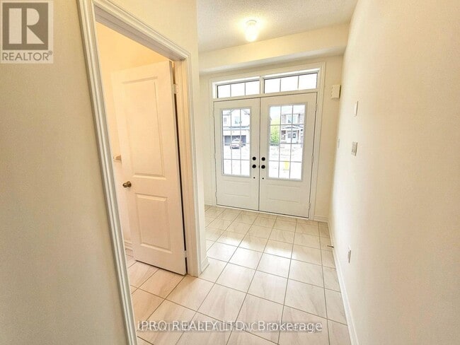 Building Photo - 372 Leanne Ln