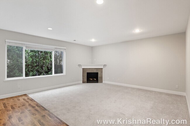 Foto del edificio - Beautiful 4 BD* 2.5 BA* Single Family Home...