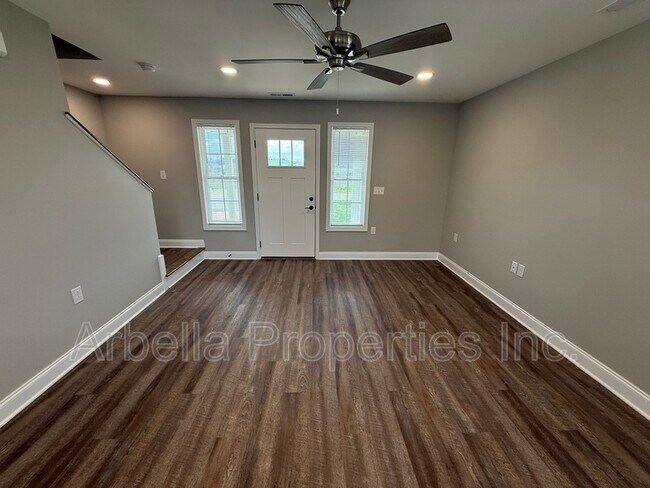 Foto del edificio - 127 Jess Corby Rd