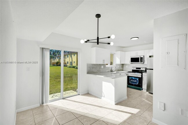 Foto del edificio - 3398 NE 9th Dr