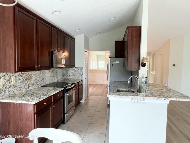 Foto del edificio - 6600 White Blossom Cir