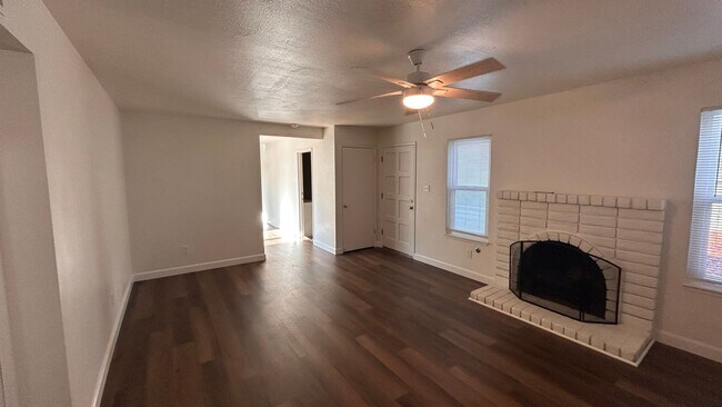 Foto del edificio - 2732 El Pasado Dr