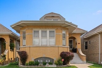 Building Photo - 3121 N Monitor Ave