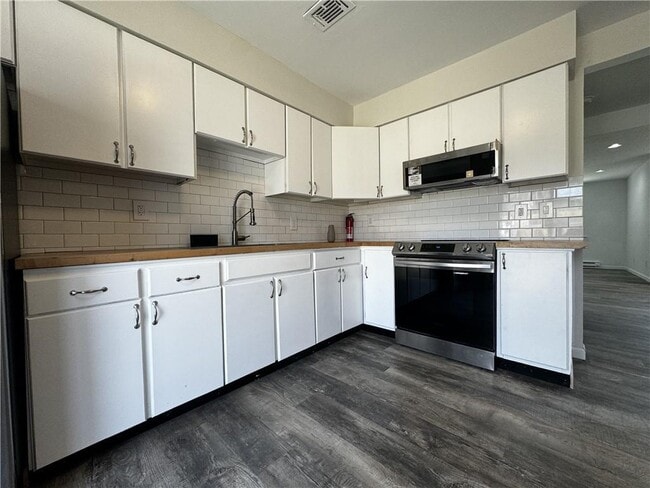 Building Photo - 314 Saracino Dr