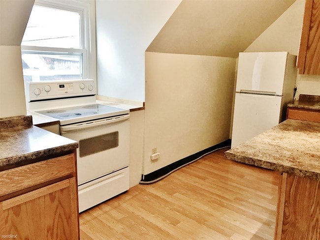 Building Photo - 1 br, 1 bath  - 808 Portland St