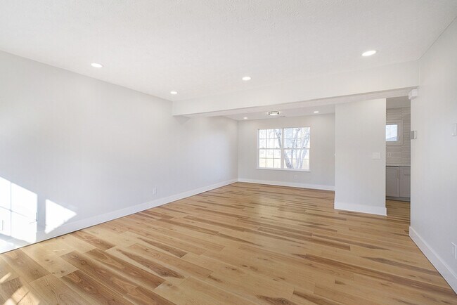 Foto del edificio - Beautifully 4-Bedroom Home in the Heart of Brownsburg!