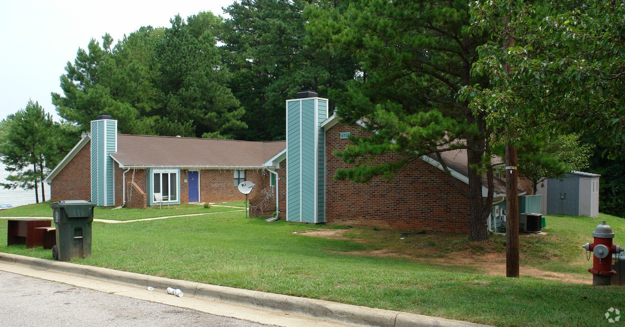 6712 Magnolia Ct, Raleigh, NC 27612 Apartments in Raleigh, NC