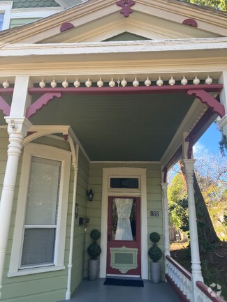 Building Photo - 172 B