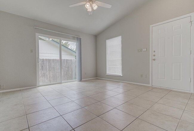 Building Photo - 900 Sirocco Dr