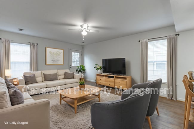 Building Photo - 90 Melrose Dr