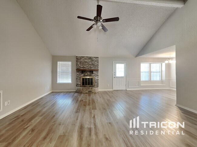 Foto del edificio - 2502 Valley View Dr