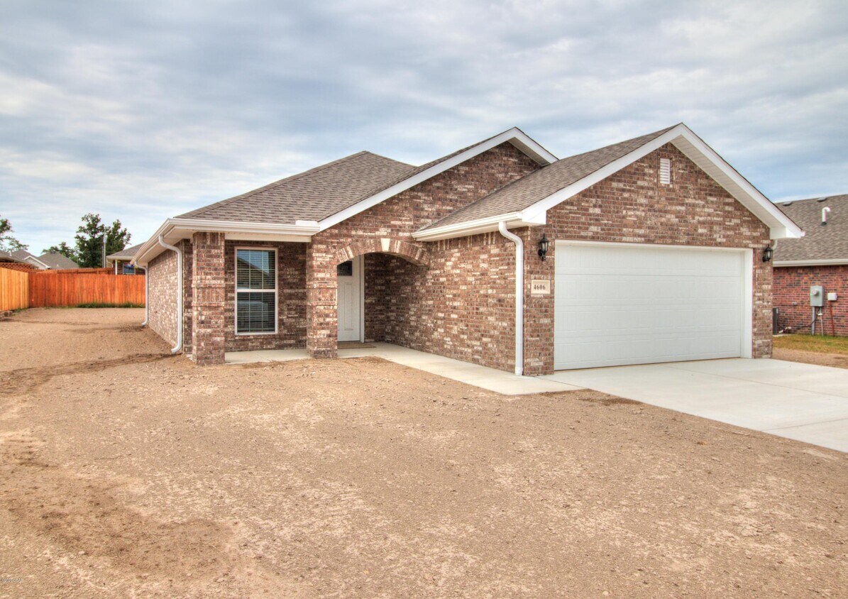 4606 W 27th St, Joplin, MO 64804 Condo for Rent in Joplin, MO