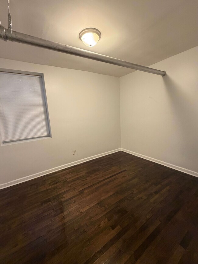 Foto del edificio - 5148 S Indiana Ave