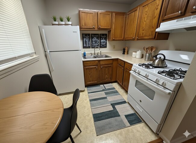Foto del edificio - 3415 Town & Country Ave
