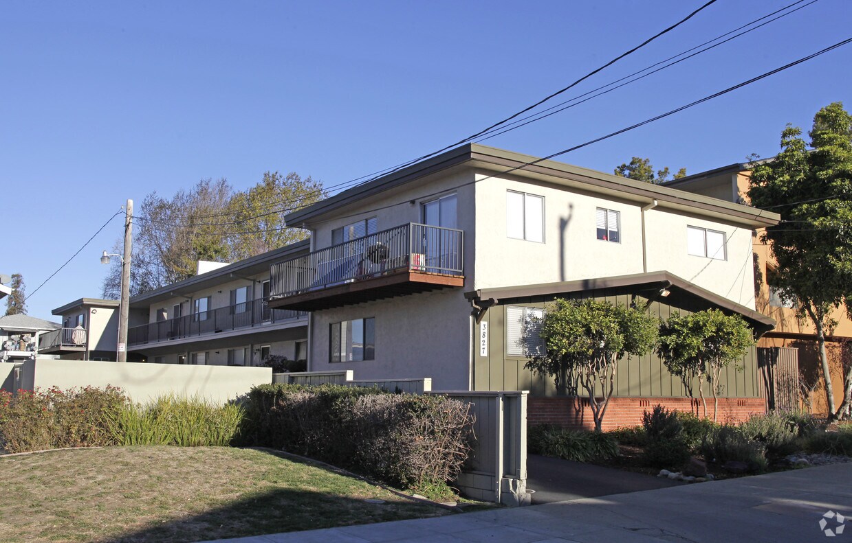 3827 Maybelle Ave, Oakland, CA 94619 Apartments in Oakland, CA