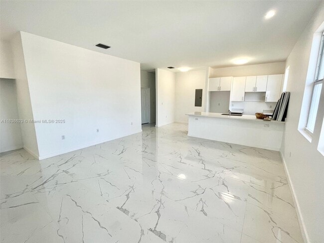 Building Photo - 4506 NW 22nd Ct