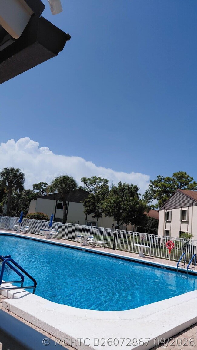 Foto del edificio - 5991 Whispering Pine Way