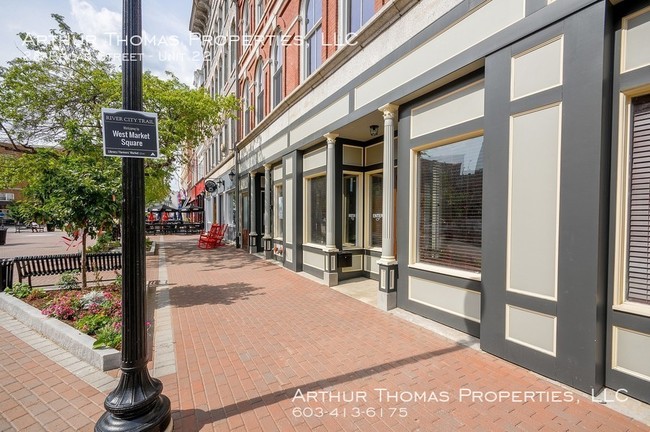 Building Photo - 28 Broad St