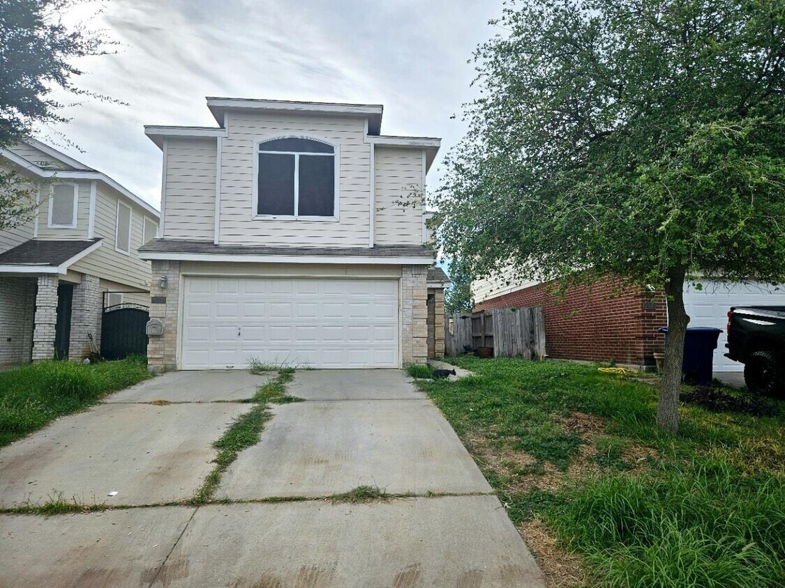 17539 Rock Port Rd, Laredo, TX 78045 House Rental in Laredo, TX