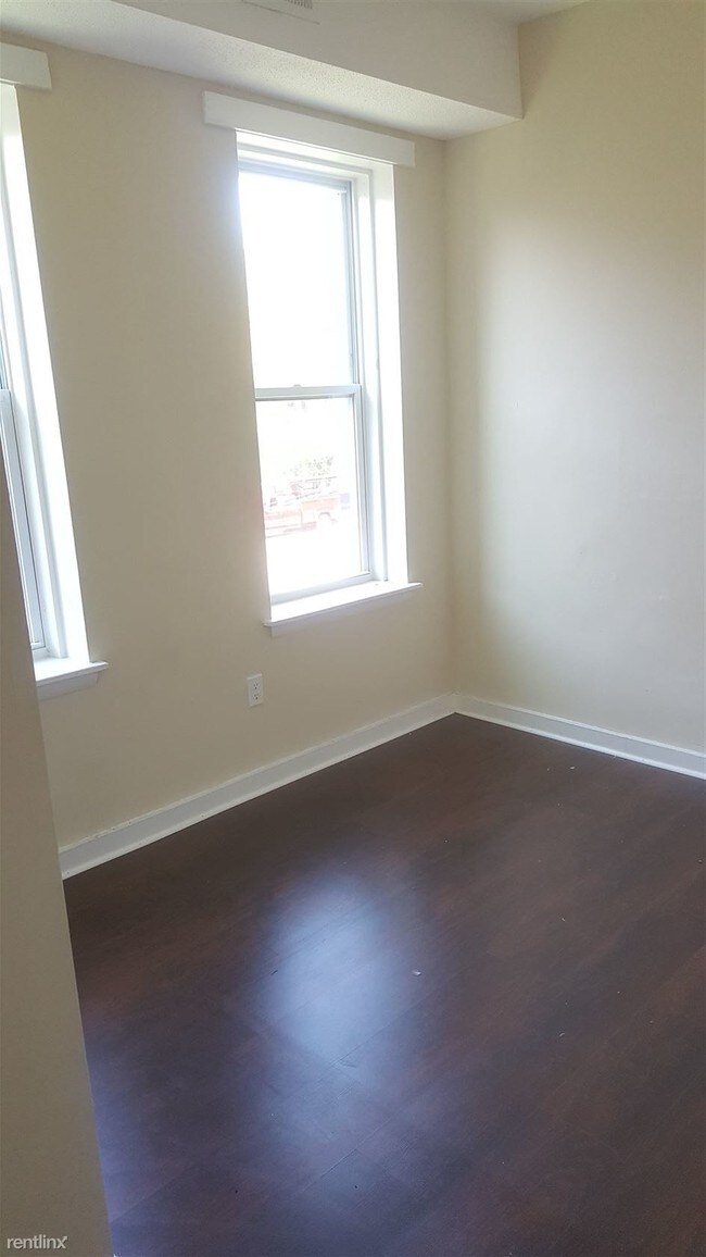 Building Photo - 68 Sylvan Ave
