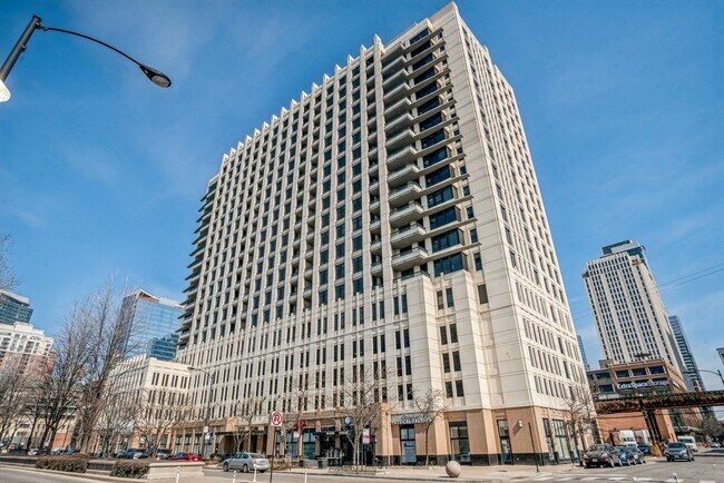 Building Photo - 1255 S State St