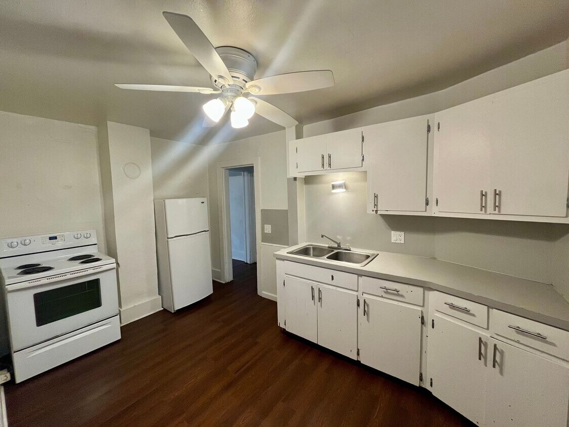 Foto principal - 711 Adler Rd