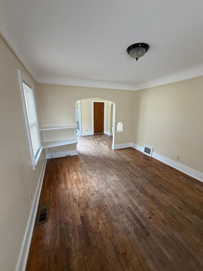 Foto del edificio - 2 Bed / 1 Bath House for Rent — Lansing, MI
