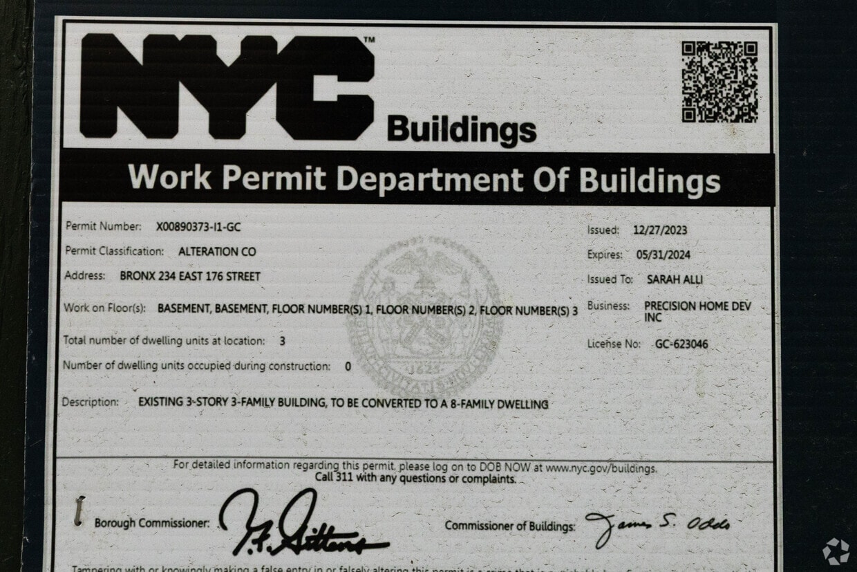 Building Photo - 245 Franklin Ave