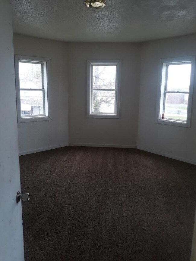 Building Photo - 338 S. Pierce