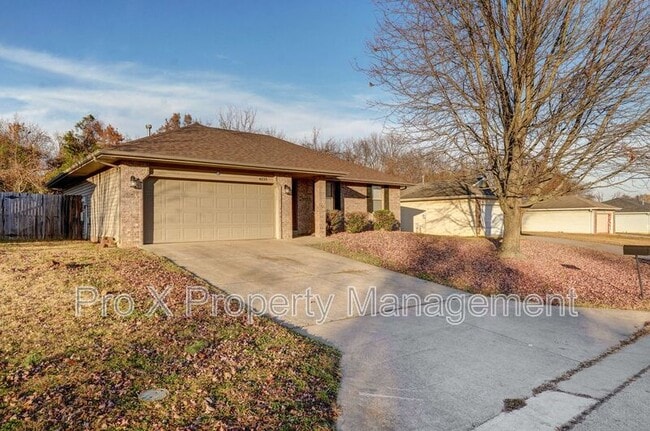 Building Photo - 4223 W Madison St