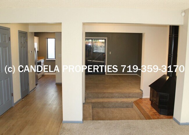 Building Photo - TWO BEDROOM TOWNHOME IN SOUTHWEST COS