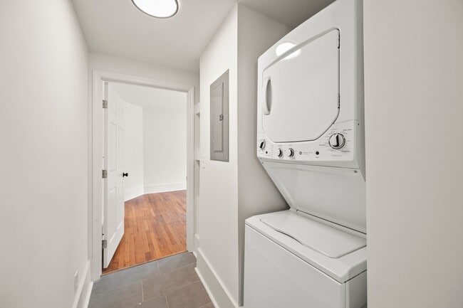 Foto del edificio - 1407 Clover St NW