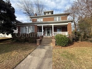 Building Photo - 1517 W 1st St